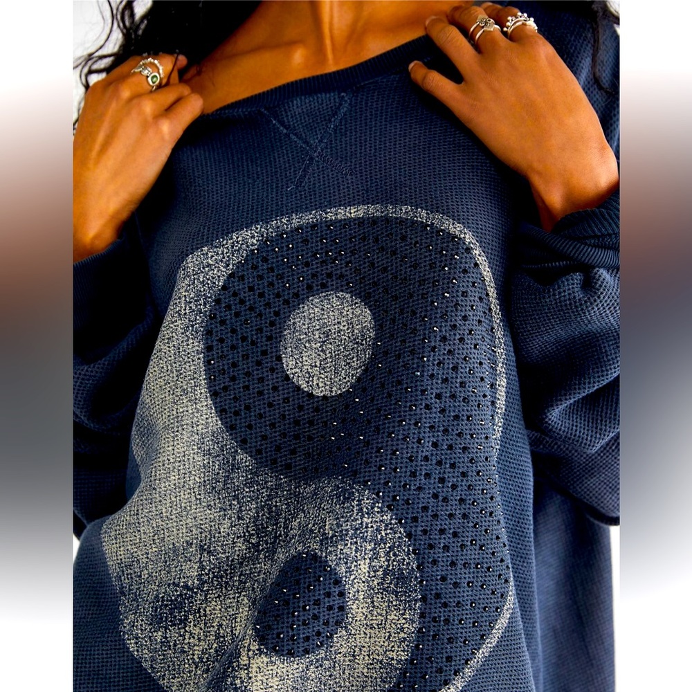 Free People Yin Yang Shine Oversized Pullover Size Small Vintage souls